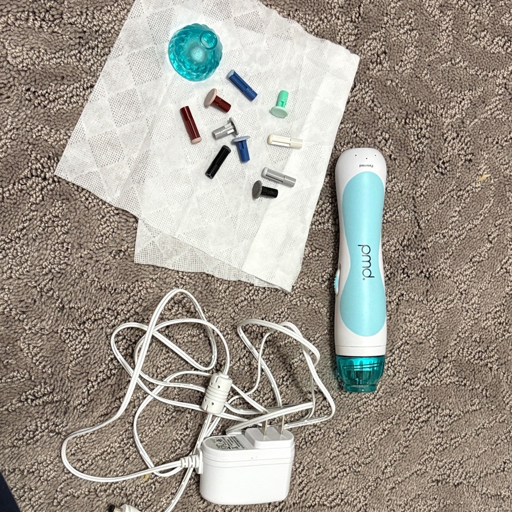PMD Teal and White Microdermabrasion Kit, used once- is sanitized